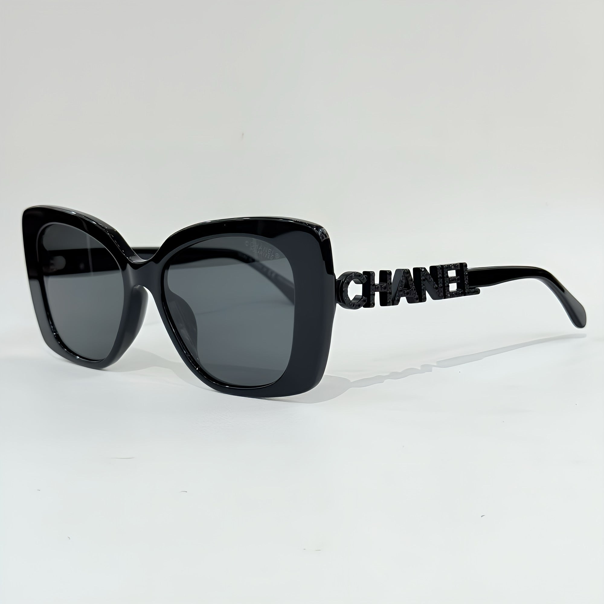 CHANEL CH5422 – Crib Of Frames - Main Image